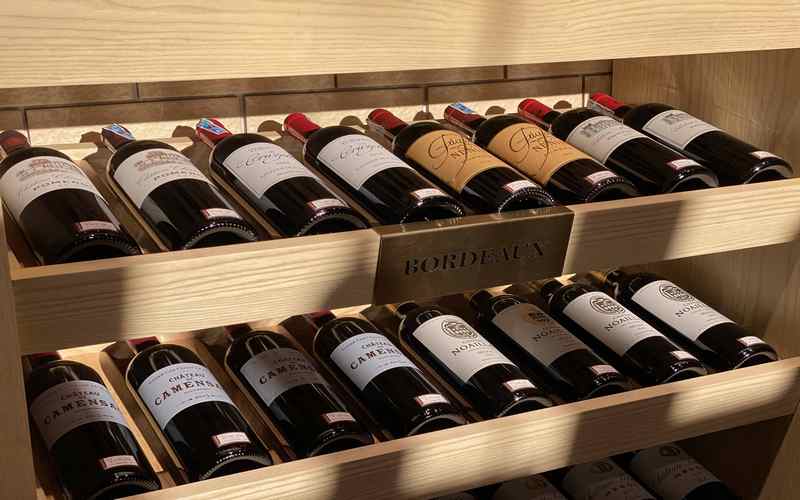 Các chai rượu vang sản xuất tại Pháp được phân thành thứ hạng khác nhau