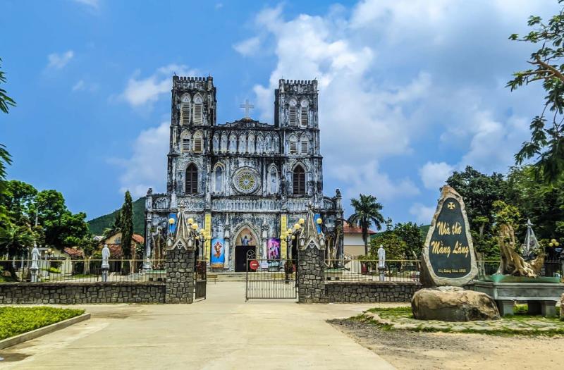 Nhà thờ Mằng Lăng - Công trình kiến trúc cổ độc đáo